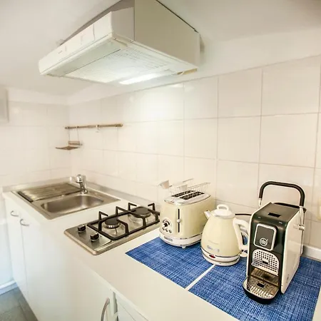 Renzo E Lucia Apartment
